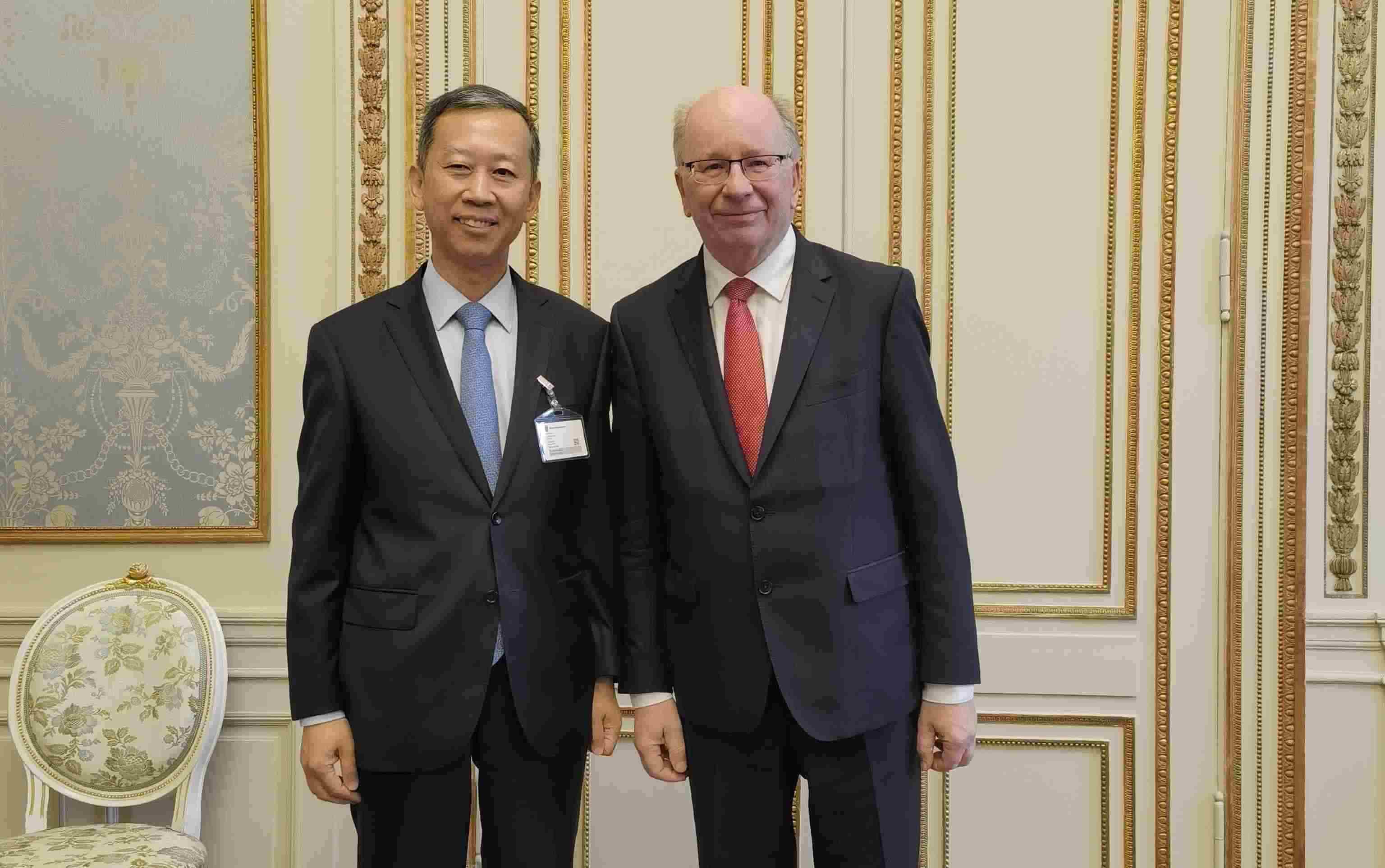 中國駐瑞典大使崔愛民會見瑞典外交國務(wù)秘書哈特留斯。 中國駐瑞典大使館供圖