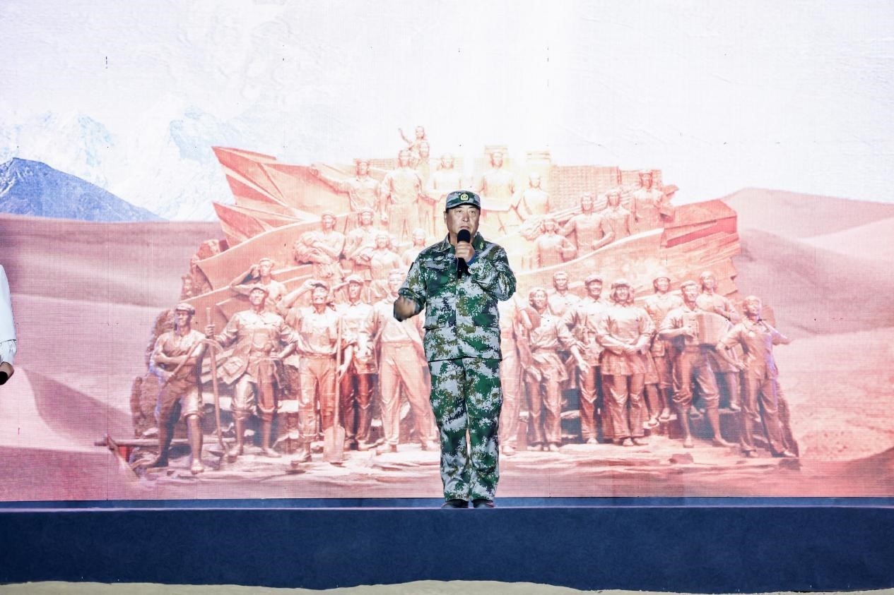 馬軍武在“何以中國·五星出東方”網(wǎng)絡主題宣傳活動現(xiàn)場演講。人民視頻供圖