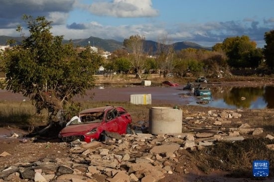 這是11月2日在西班牙烏鐵爾拍攝的受災區(qū)域。新華社記者 孟鼎博 攝