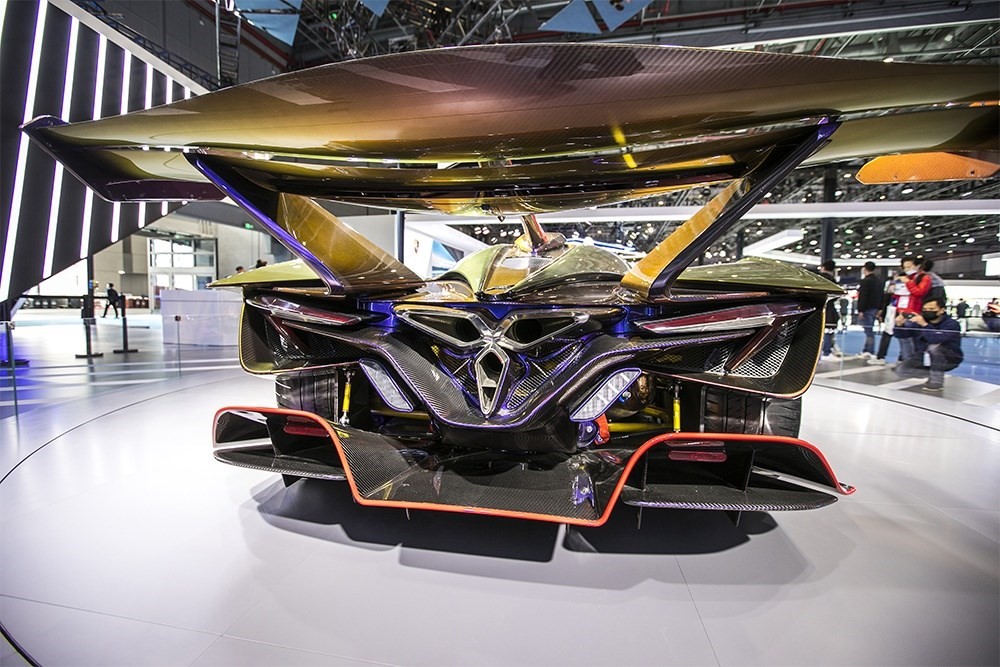 2020年11月5日，上海，來自德國的全球首款全碳纖維跑車亮相進博會。該車總重量只有1250KG。