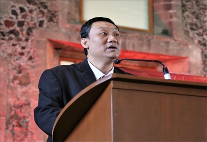 拉美分社負(fù)責(zé)人苗野主持慶祝活動。主辦方供圖