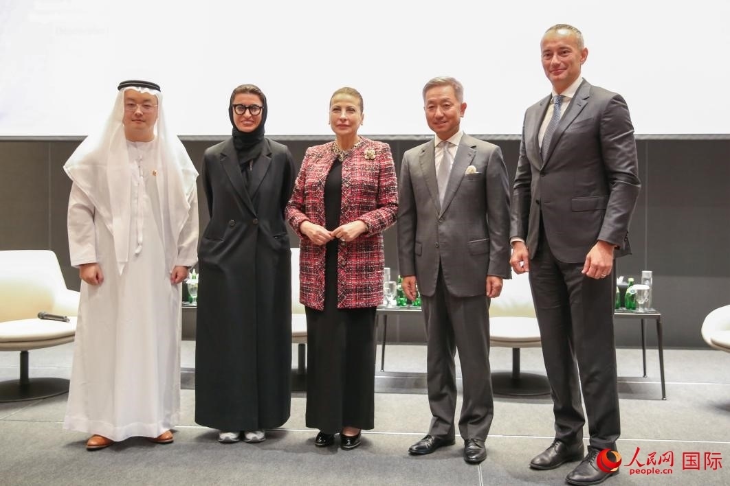 部分與會(huì)嘉賓合影。人民網(wǎng) 塔里克·易卜拉欣攝