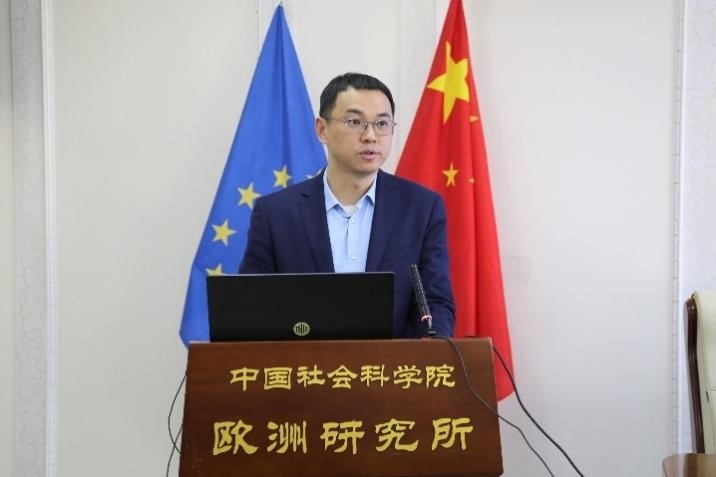 社會(huì)科學(xué)文獻(xiàn)出版社副總編輯童根興作開幕式致辭。吳迪攝