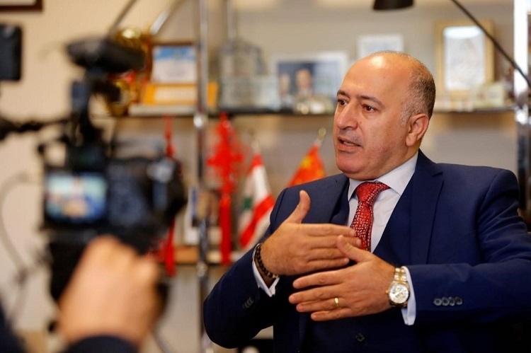 瓦里夫·庫邁哈在接受采訪。受訪者供圖