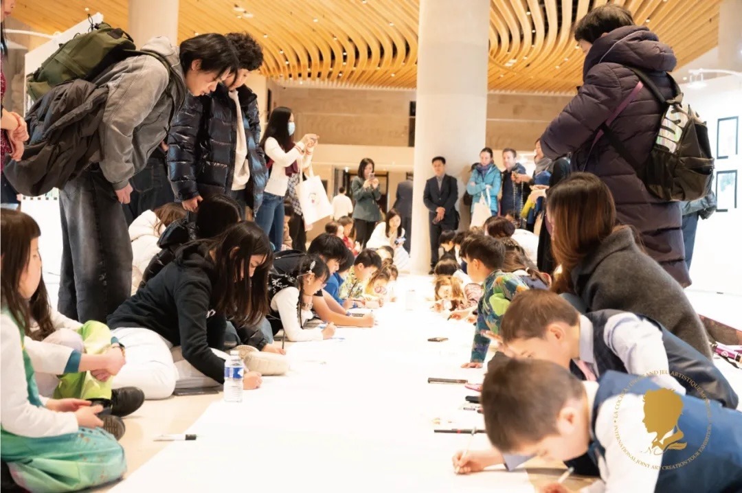 第三屆國際藝術(shù)聯(lián)創(chuàng)聯(lián)展盛大開幕。法中交流促進(jìn)會供圖