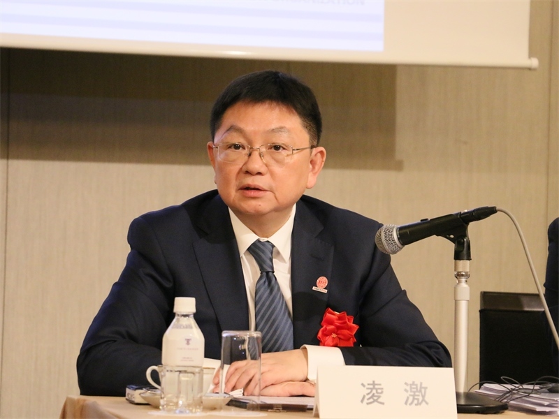 商務(wù)部副部長(zhǎng)兼國(guó)際貿(mào)易談判副代表凌激致辭。人民網(wǎng) 許可攝