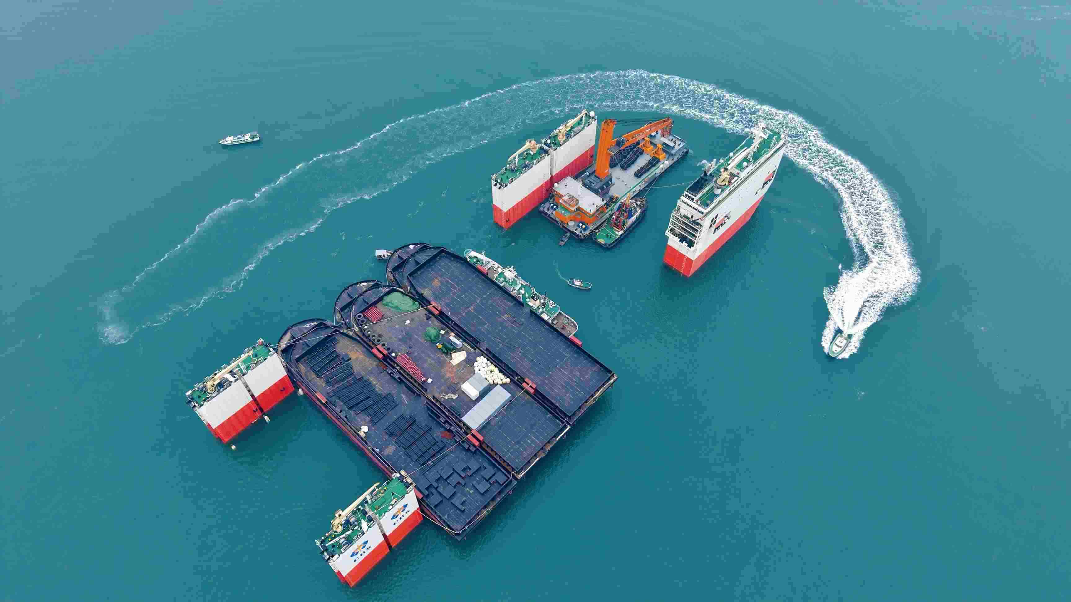 “華瑞龍”輪裝載13艘船舶前往幾內(nèi)亞。受訪(fǎng)方供圖