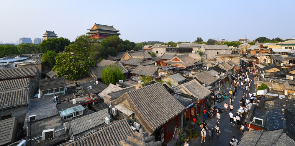 遠(yuǎn)眺鐘鼓樓。新華社記者 陳鐘昊 攝