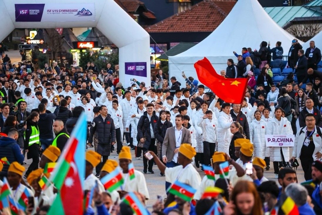 中國(guó)中學(xué)生體育代表團(tuán)在開(kāi)幕式上入場(chǎng)。圖片來(lái)源：中國(guó)中學(xué)生體育代表團(tuán)