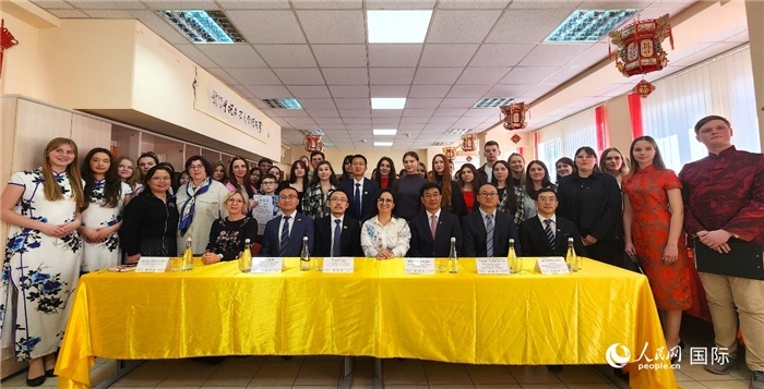 參加中文翻譯比賽全體人員合影。人民網(wǎng)記者 蔡子暢攝