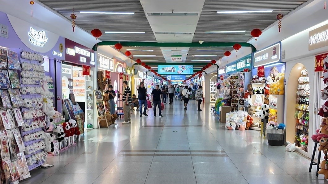 4月30日，義烏國際商貿(mào)城一區(qū)現(xiàn)場。人民網(wǎng)記者 王仁宏攝