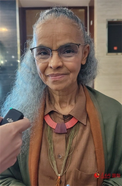 巴西環(huán)境與氣候部部長(zhǎng)瑪麗娜·席爾瓦接受人民網(wǎng)采訪。人民網(wǎng)記者 符園園攝