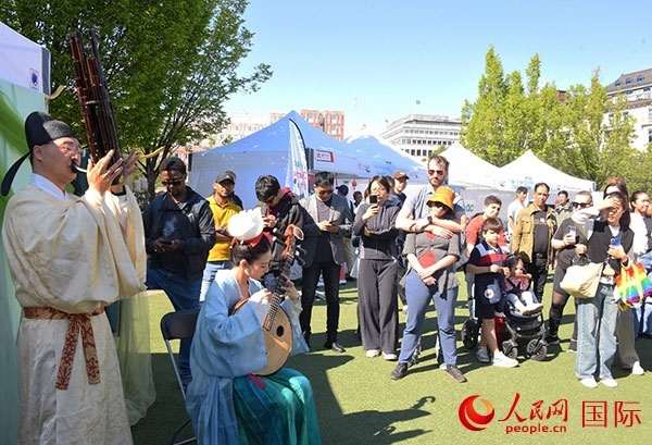 明月民樂工坊展示。人民網(wǎng)記者 殷淼攝