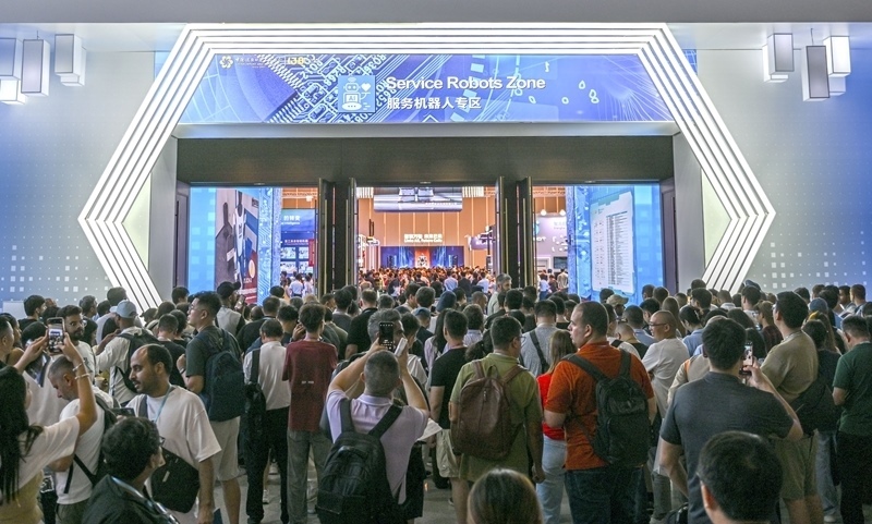 廣交會聚焦服務機器人+培育外貿發(fā)展新亮點(1)XxjpsgC000137_20251016_PEPFN0A001.jpg